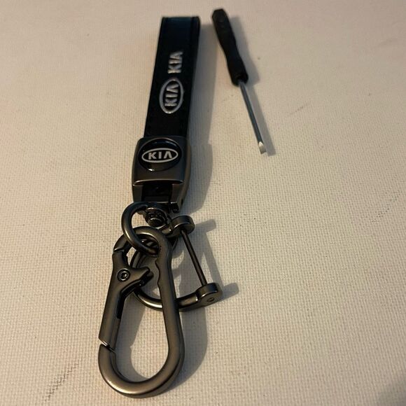 Kia Key Fob Keychain in Black Leather NWT - Picture 2 of 4